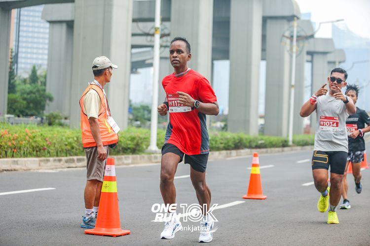 Race photo from ONE RUN 10 K