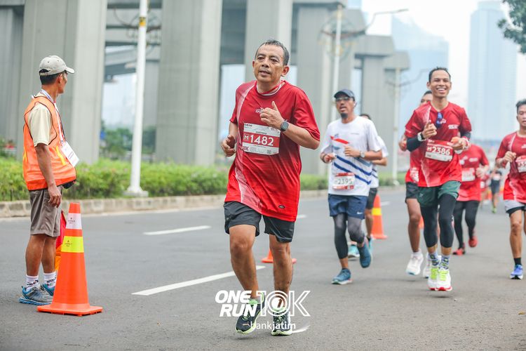Race photo from ONE RUN 10 K