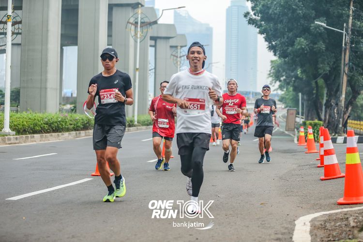 Race photo from ONE RUN 10 K