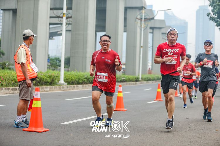 Race photo from ONE RUN 10 K