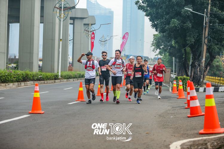 Race photo from ONE RUN 10 K