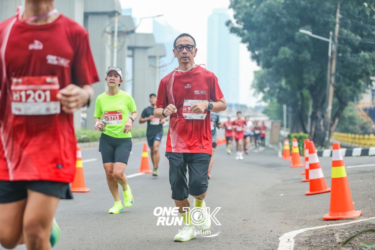 Race photo from ONE RUN 10 K