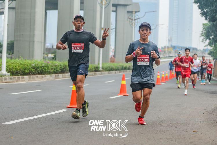 Race photo from ONE RUN 10 K