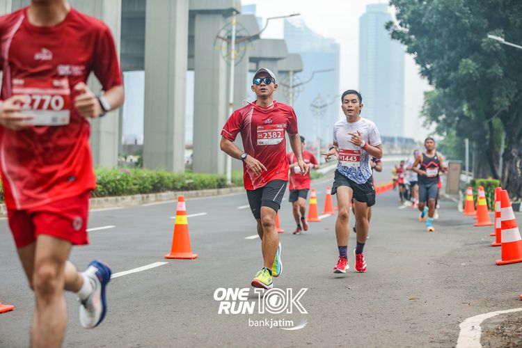 Race photo from ONE RUN 10 K
