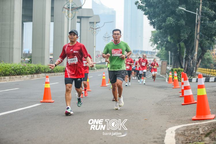 Race photo from ONE RUN 10 K
