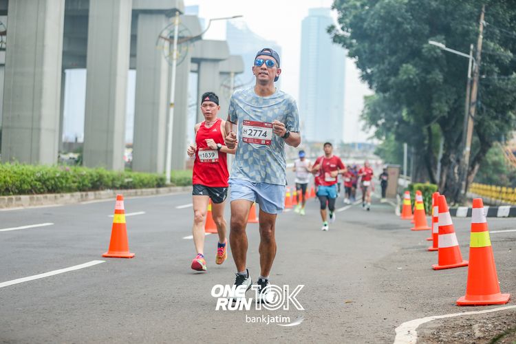 Race photo from ONE RUN 10 K
