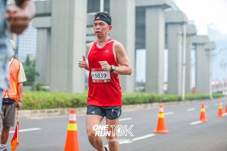 Race photo from ONE RUN 10 K