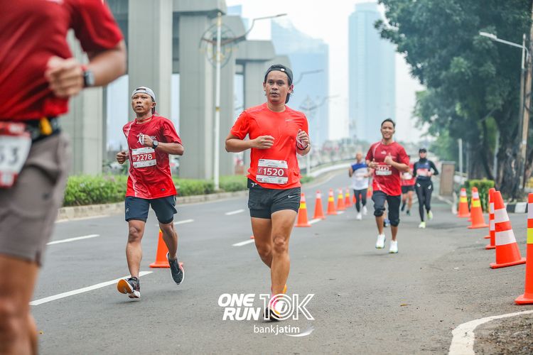 Race photo from ONE RUN 10 K