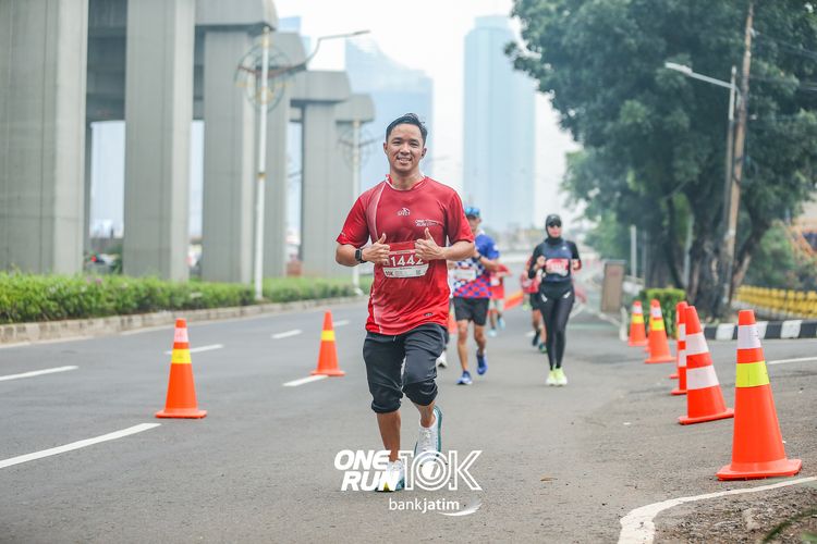 Race photo from ONE RUN 10 K
