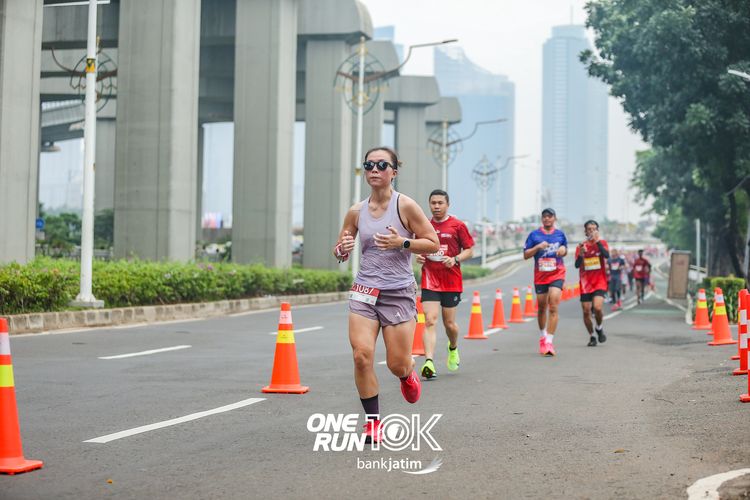 Race photo from ONE RUN 10 K