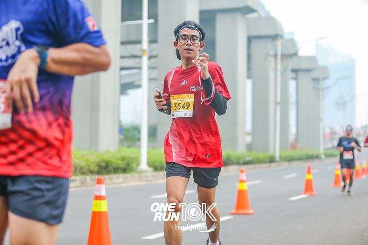 Race photo from ONE RUN 10 K