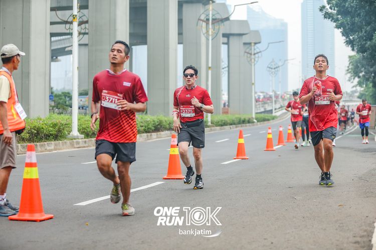 Race photo from ONE RUN 10 K
