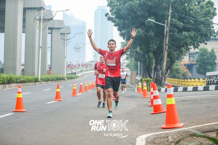 Race photo from ONE RUN 10 K