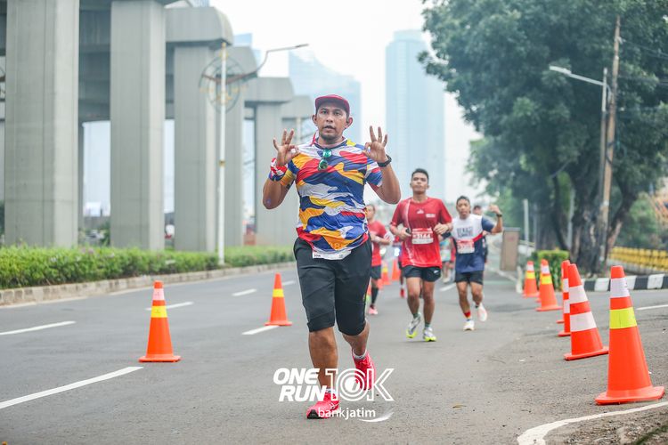 Race photo from ONE RUN 10 K