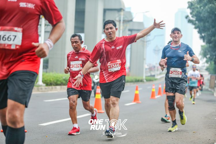 Race photo from ONE RUN 10 K