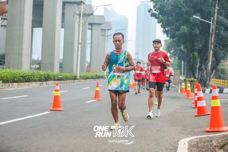 Race photo from ONE RUN 10 K