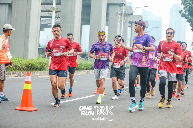 Race photo from ONE RUN 10 K
