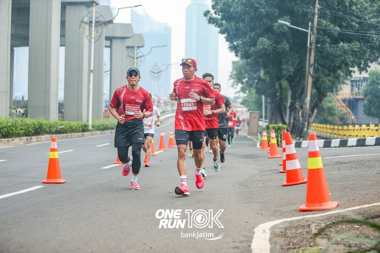 Race photo from ONE RUN 10 K