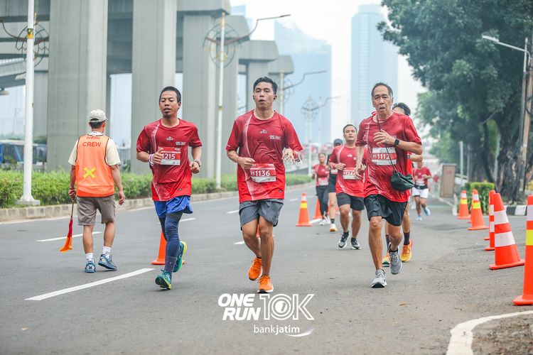 Race photo from ONE RUN 10 K