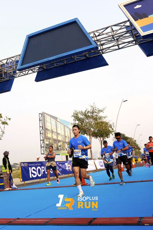 Race photo from ISOPlus Run 2024 Jakarta