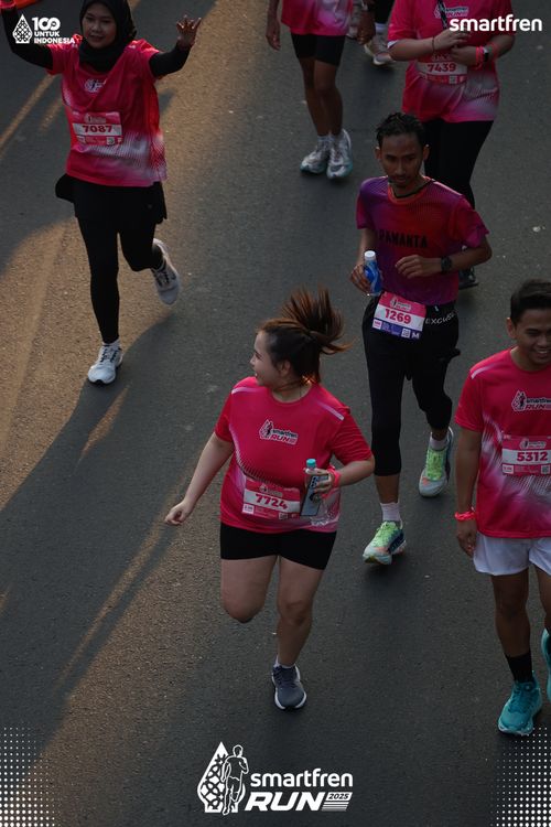Race photo from Smartfren Run 2025 