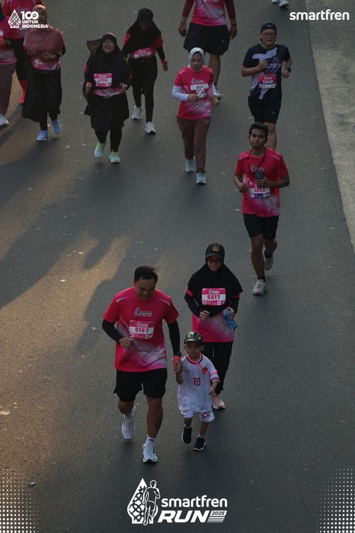 Race photo from Smartfren Run 2025 