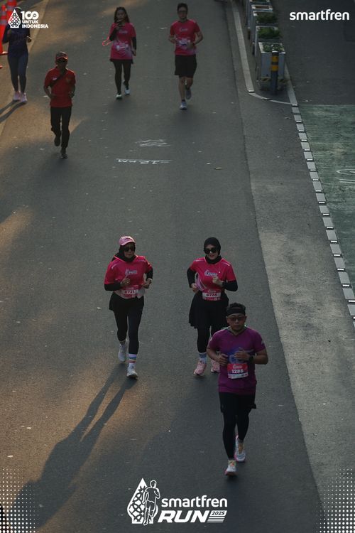 Race photo from Smartfren Run 2025 