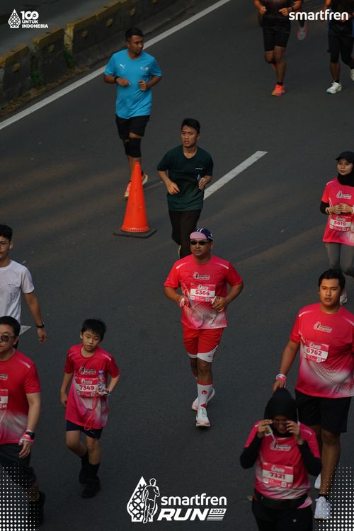 Race photo from Smartfren Run 2025 