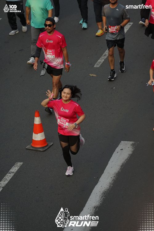 Race photo from Smartfren Run 2025 