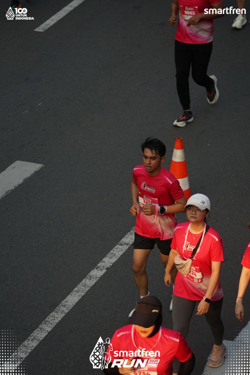 Race photo from Smartfren Run 2025 