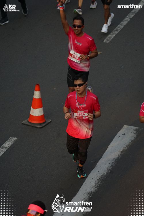 Race photo from Smartfren Run 2025 