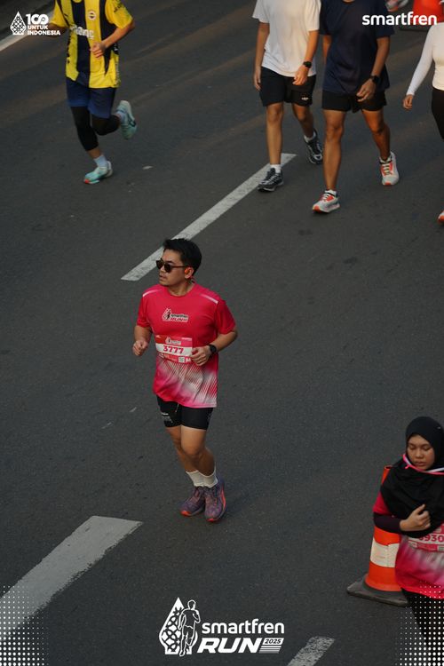 Race photo from Smartfren Run 2025 