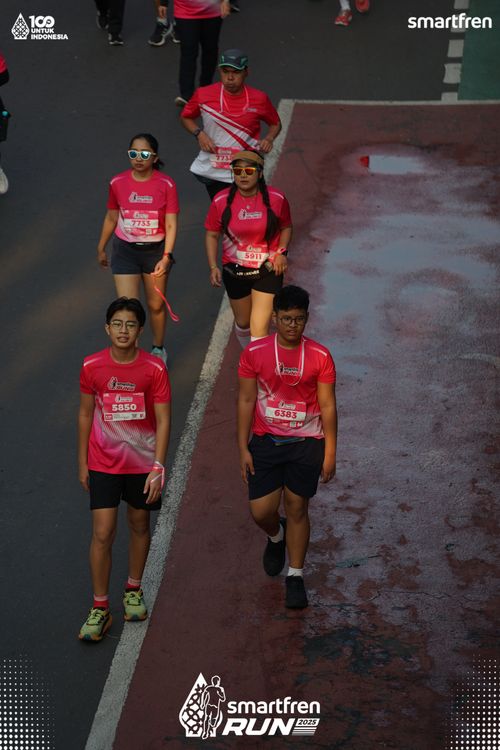 Race photo from Smartfren Run 2025 