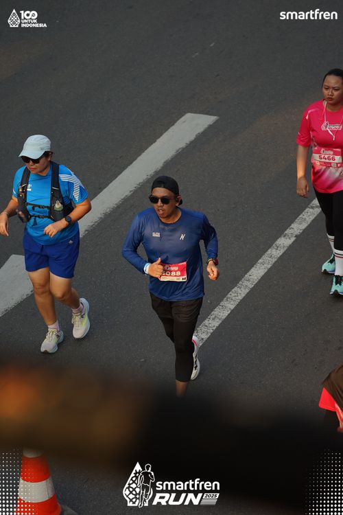 Race photo from Smartfren Run 2025 