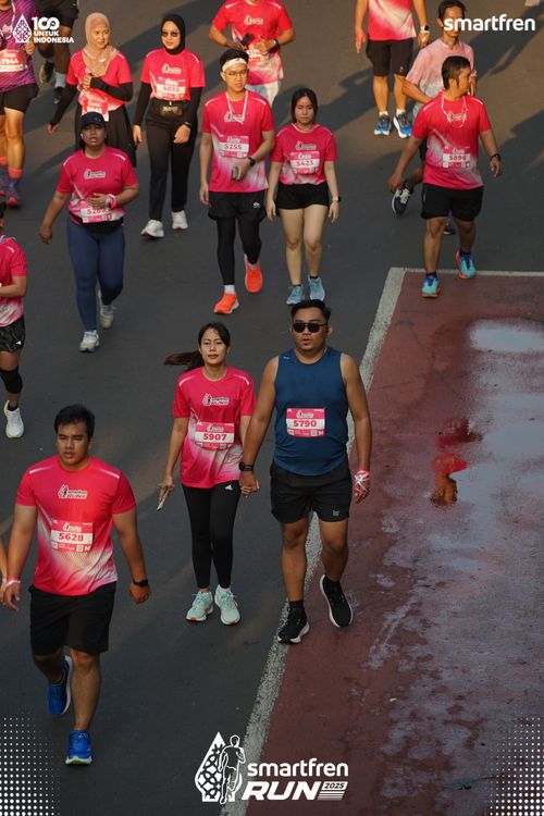 Race photo from Smartfren Run 2025 