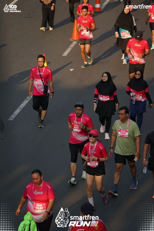 Race photo from Smartfren Run 2025 
