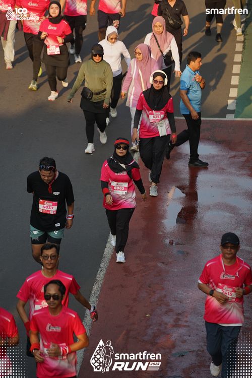 Race photo from Smartfren Run 2025 