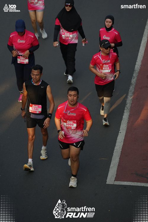 Race photo from Smartfren Run 2025 