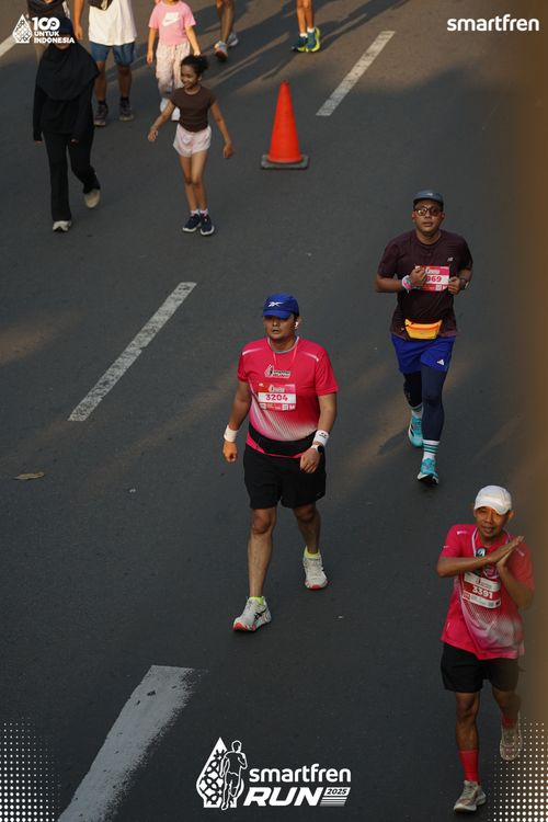 Race photo from Smartfren Run 2025 