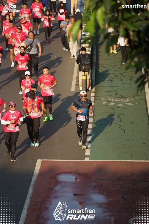 Race photo from Smartfren Run 2025 