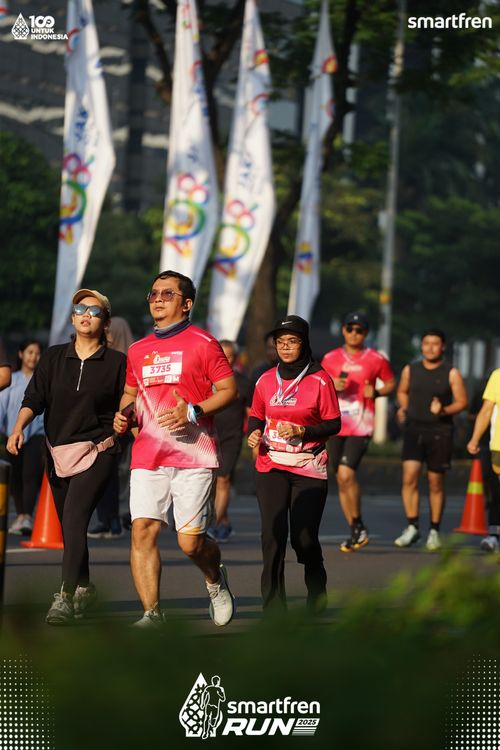 Race photo from Smartfren Run 2025 