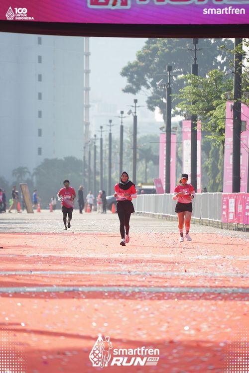 Race photo from Smartfren Run 2025 