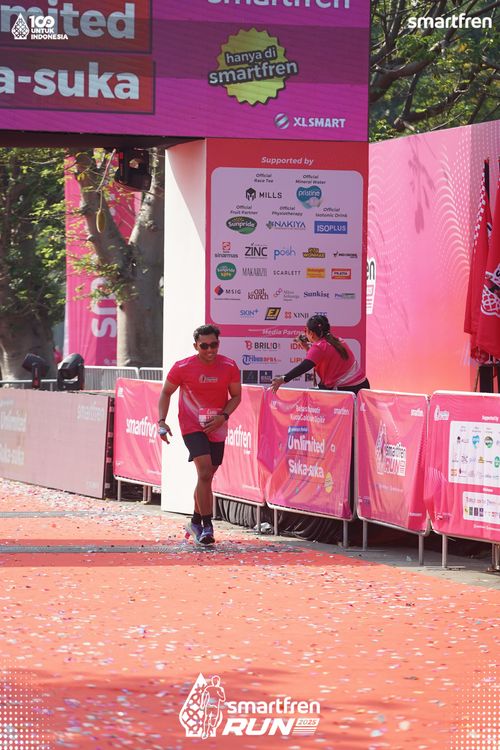 Race photo from Smartfren Run 2025 