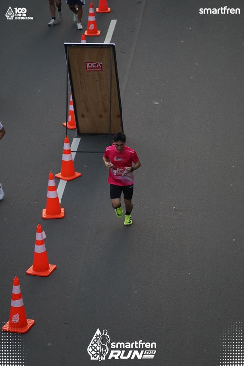 Race photo from Smartfren Run 2025 