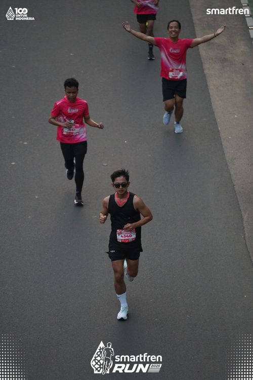Race photo from Smartfren Run 2025 