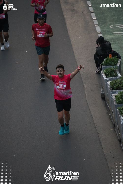 Race photo from Smartfren Run 2025 