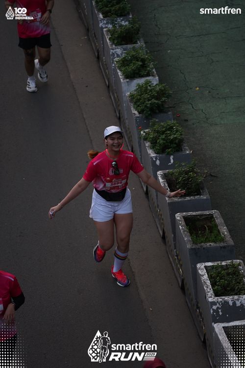 Race photo from Smartfren Run 2025 