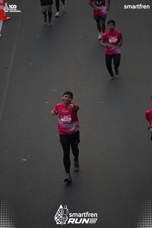 Race photo from Smartfren Run 2025 
