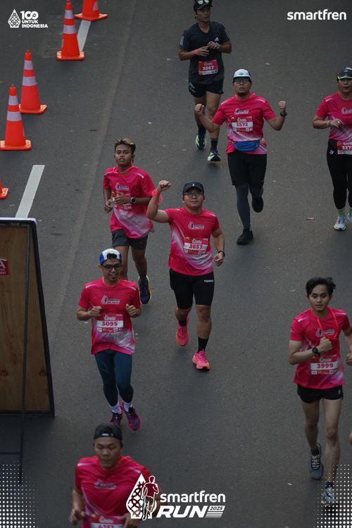 Race photo from Smartfren Run 2025 