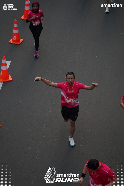 Race photo from Smartfren Run 2025 